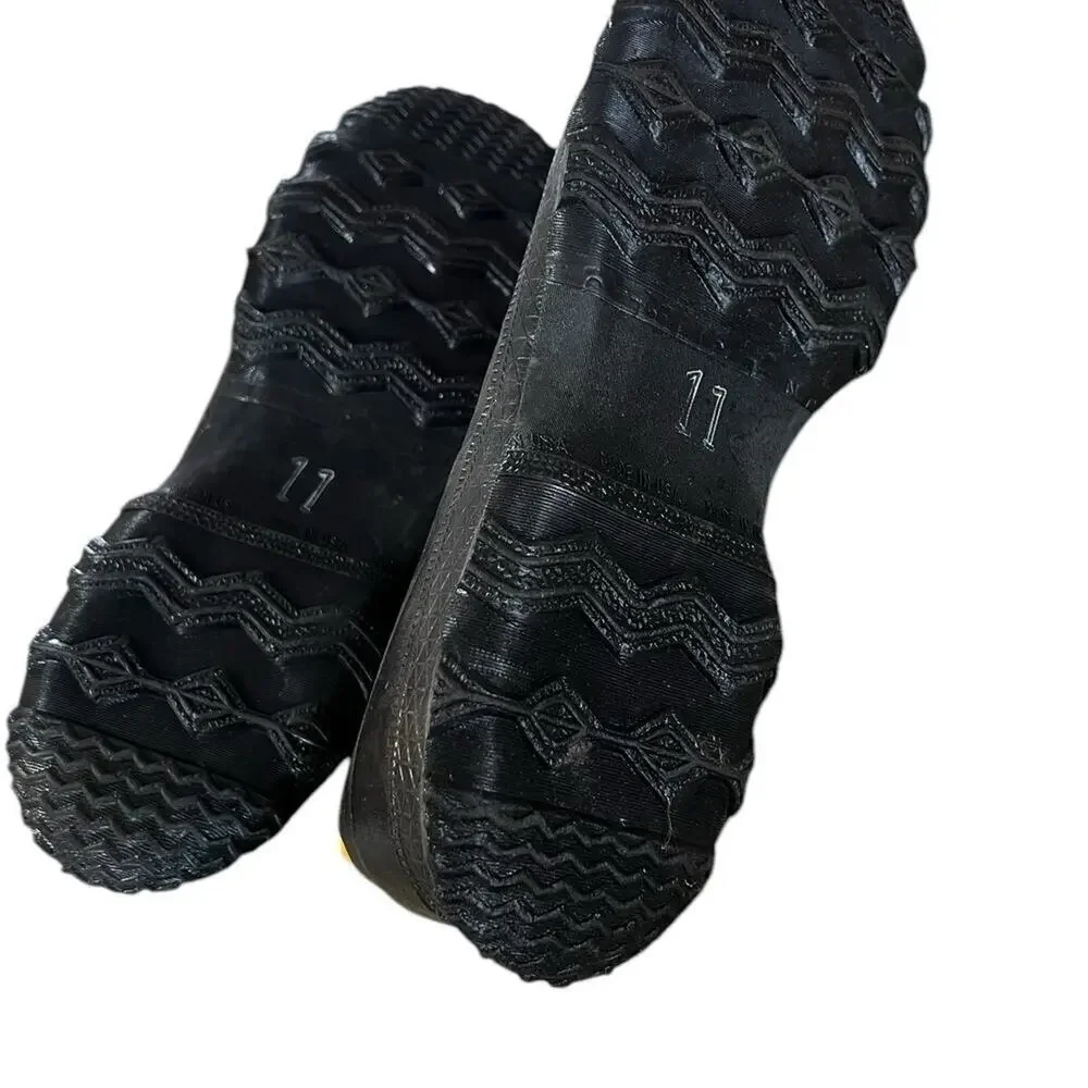 New- Lacrosse men’s size 11 waterproof over shoes